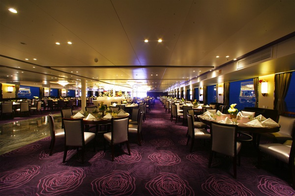 Riviera Travel Century Legend Dining Hall ©Century River Cruises.jpg
